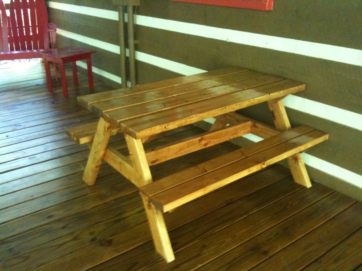 Ana White Bigger Kids Picnic Table - DIY Projects
