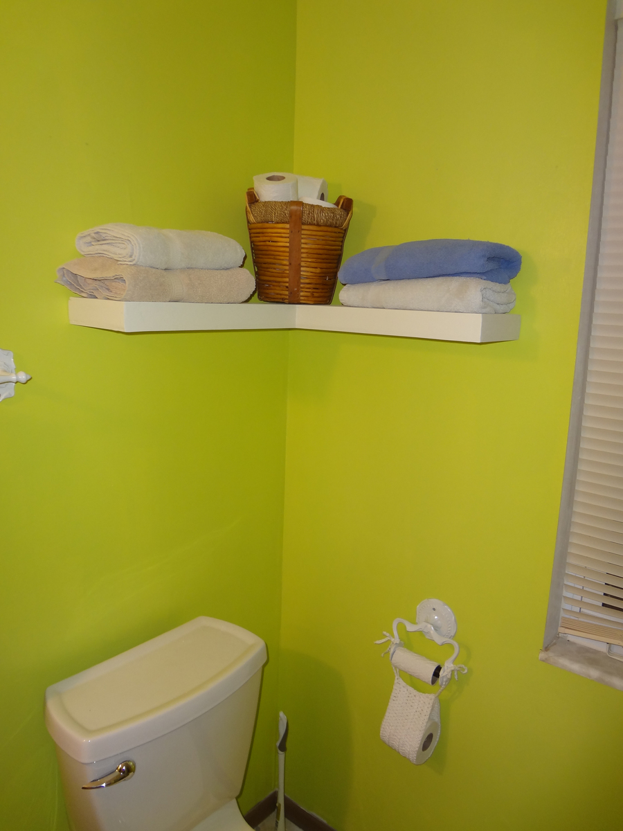 Ana White Floating Corner Shelf - DIY Projects