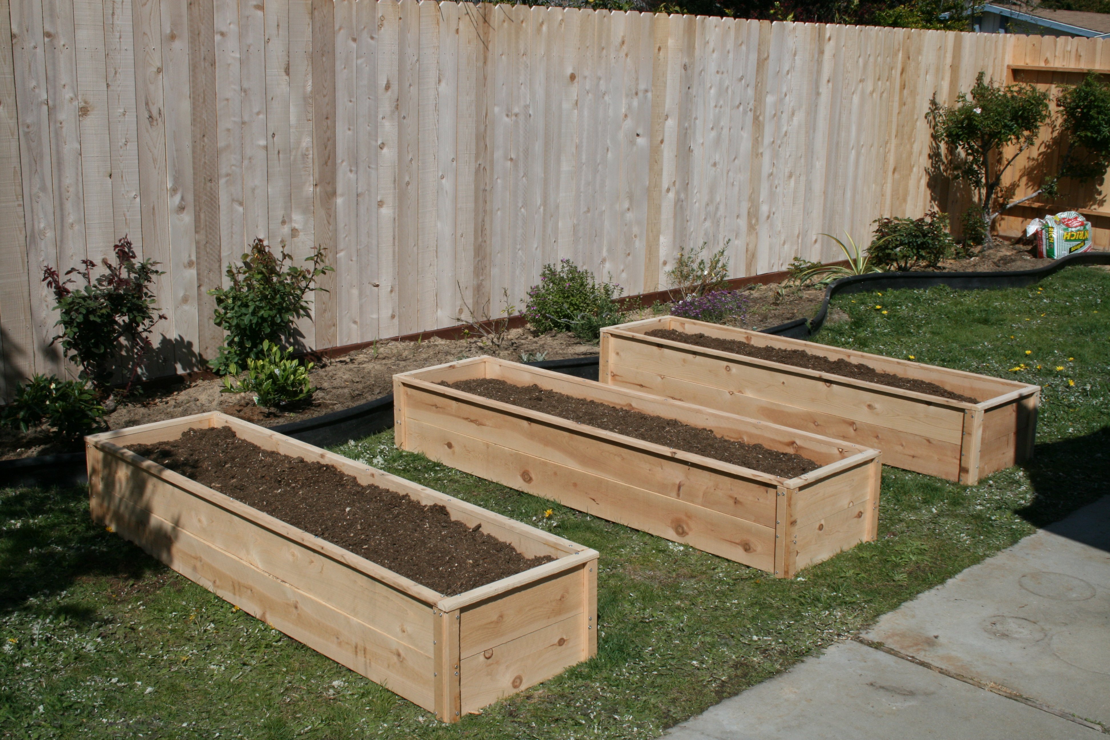 Elevated Do It Yourself Elevated Raised Garden Bed Plans Raised Garden Beds Organic