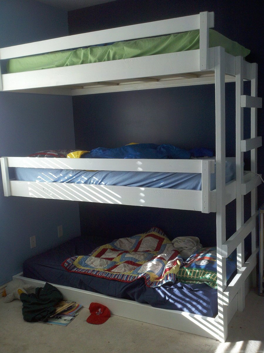Ana White | Easy Built in Triple Bunk Bed Plans - DIY Projects