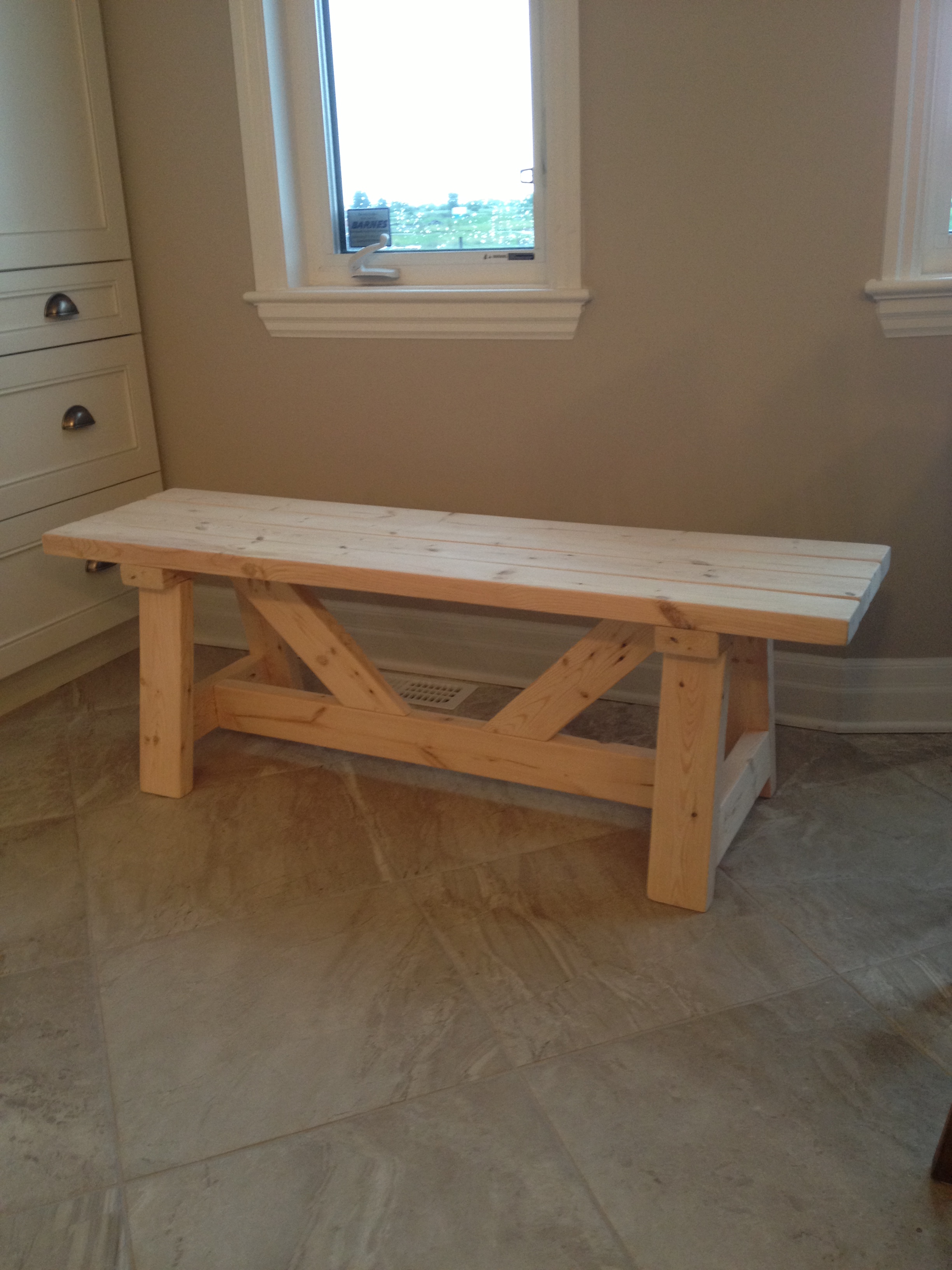 Ana White Farmhouse Bench in 1 day - DIY Projects