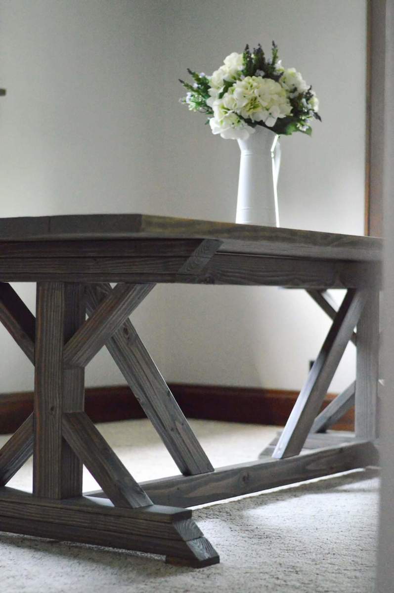 Ana White | Fancy X Farmhouse Table - DIY Projects