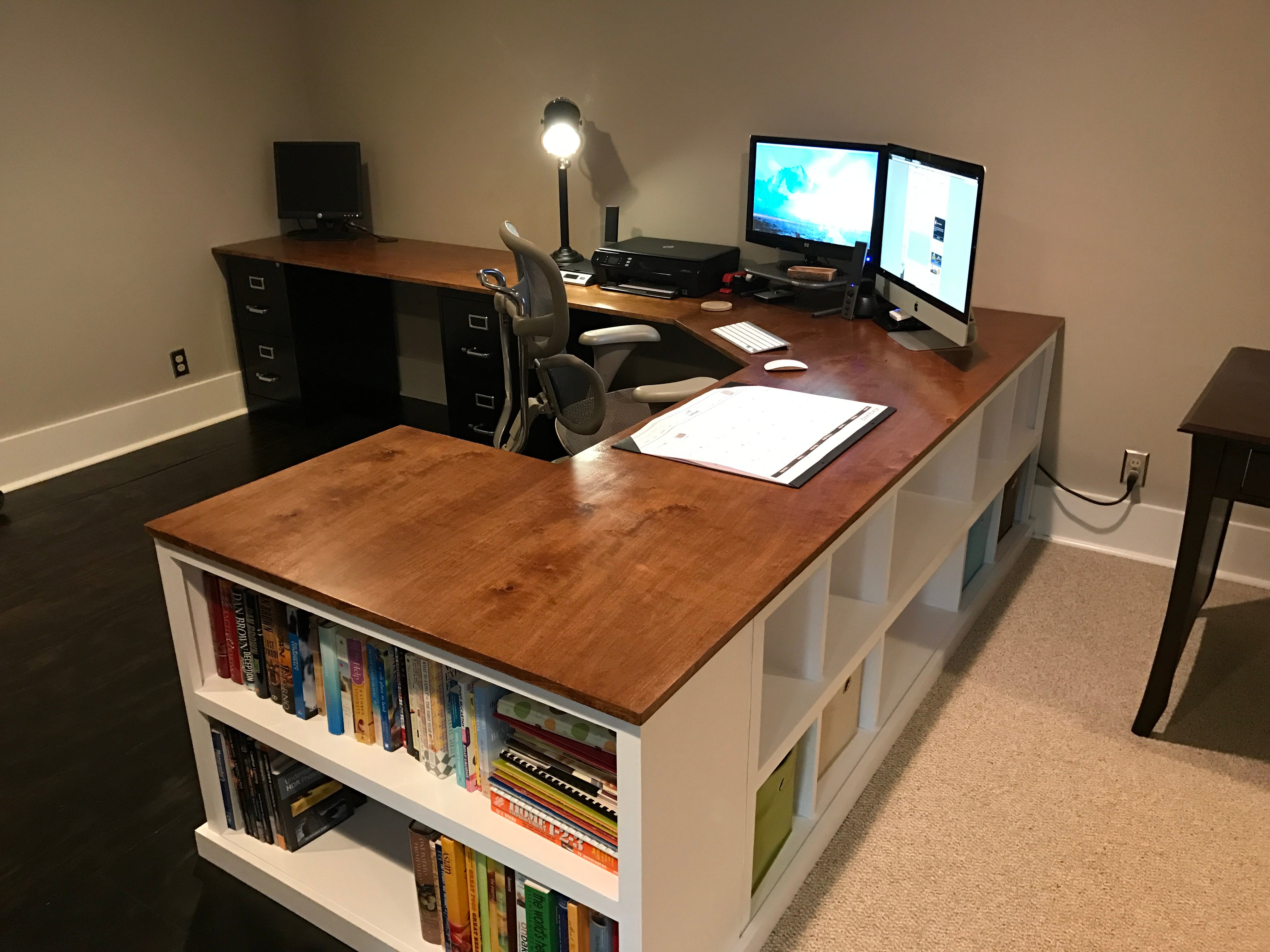 Curved Build Corner Desk Plans for Streaming
