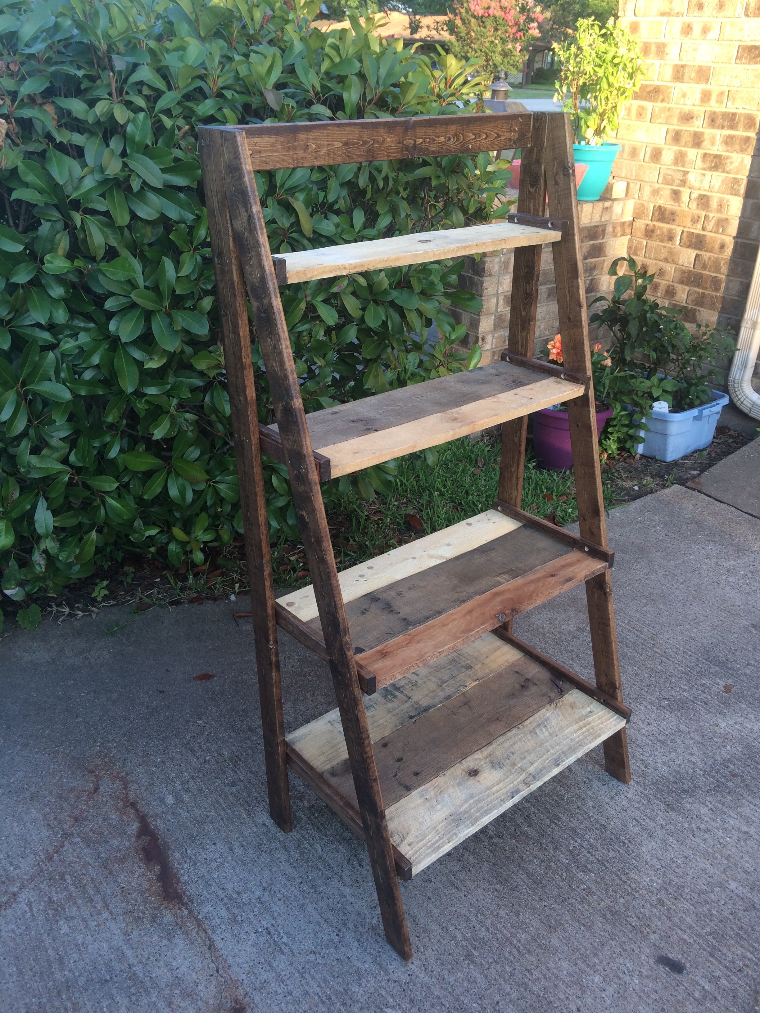 Ana White Pallet wood painter's ladder shelf - DIY Projects