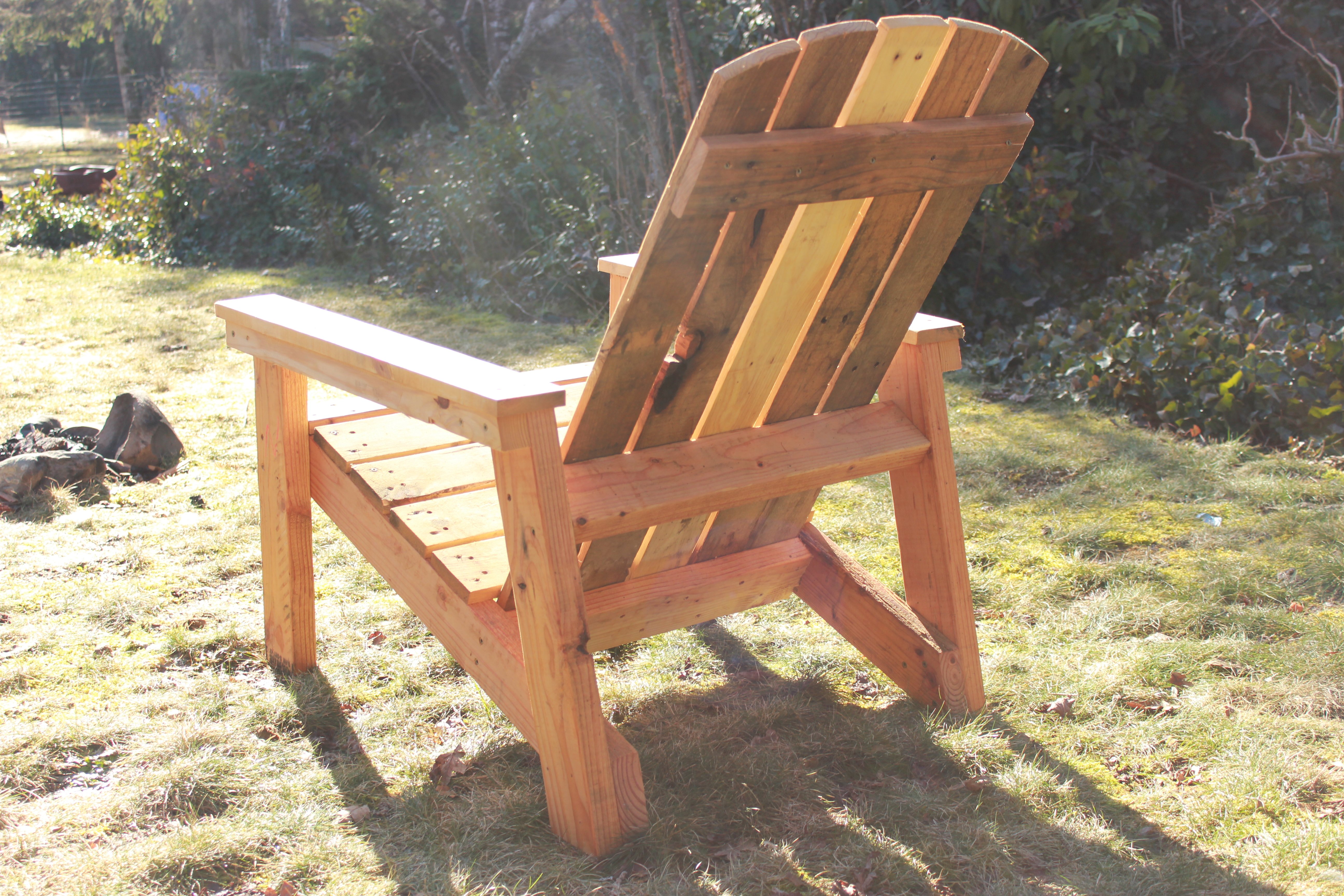 Ana White | Adirondack chair from Pallets - DIY Projects