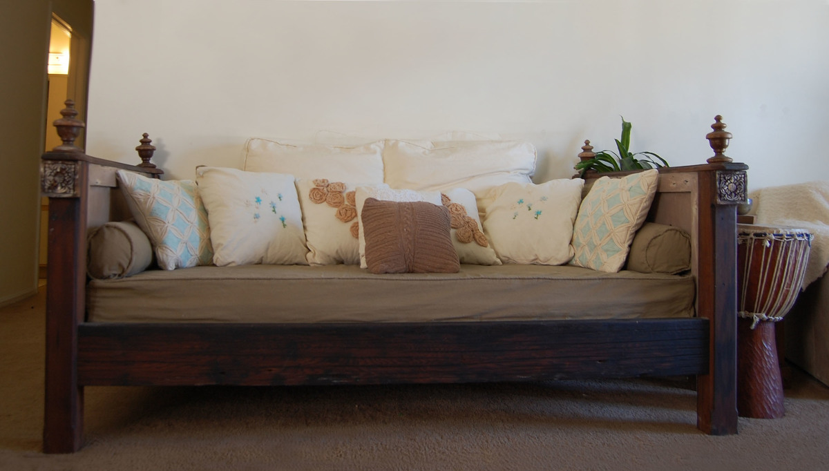 Ana White Salvaged Wood Daybed Diy Projects
