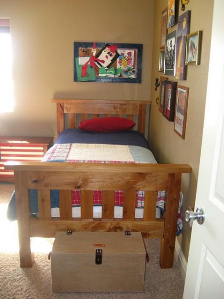  Simple Bed, Full Size  Free and Easy DIY Project and Furniture Plans