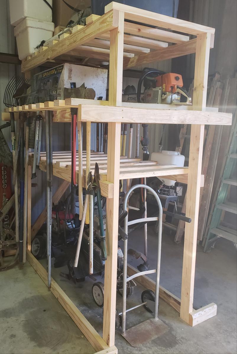 Garden Tool Rack Freestanding | tyello.com