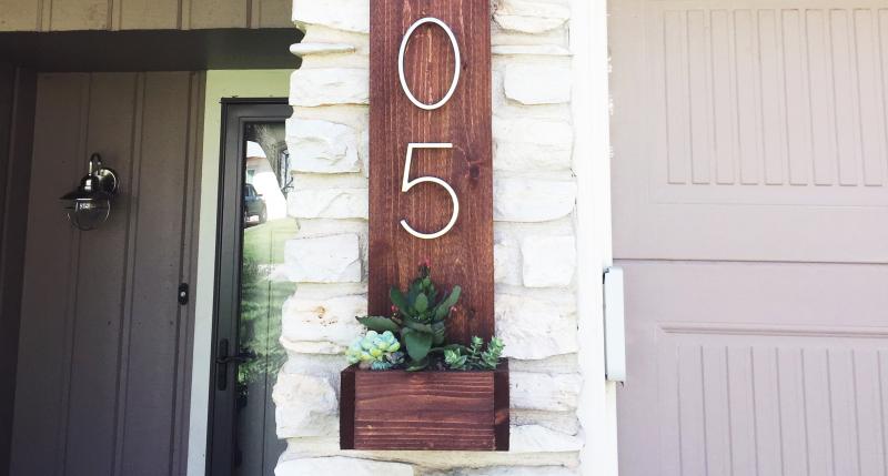 house number planter 