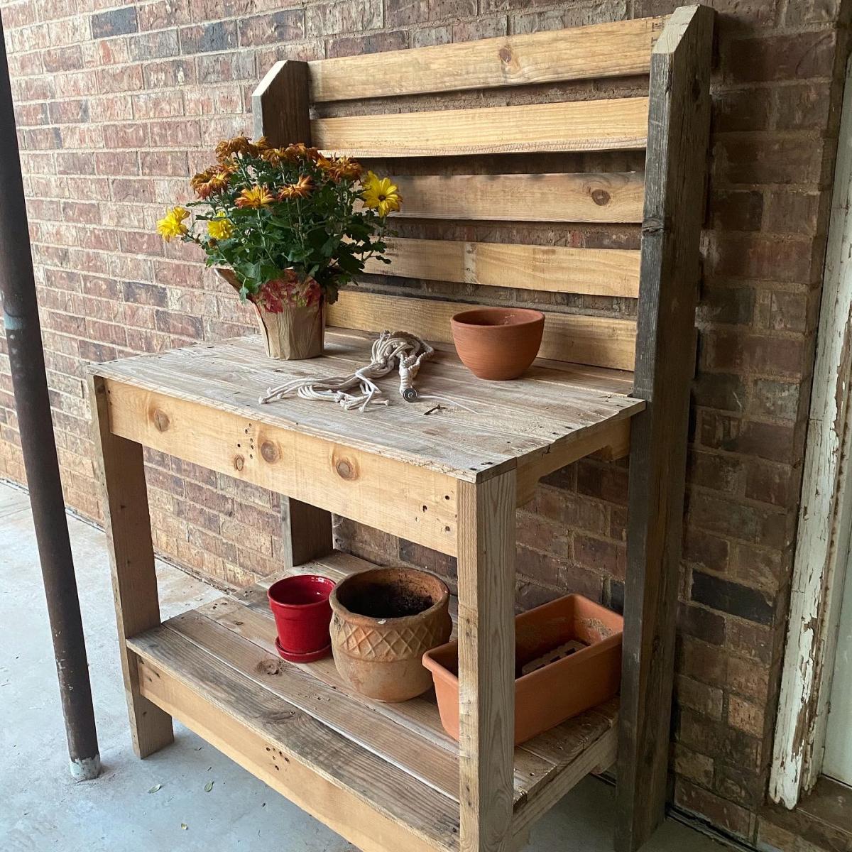 Pallet wood potting bench. | Ana White