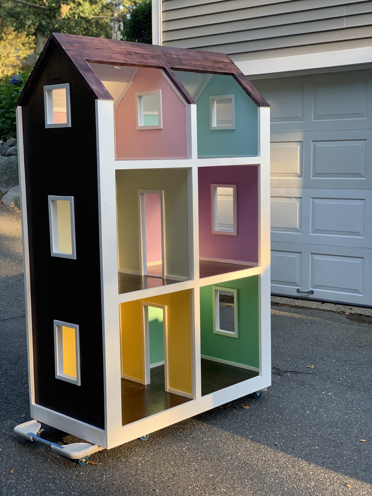 Hanna and Mona - 5 * 25 Welcome to Doll House