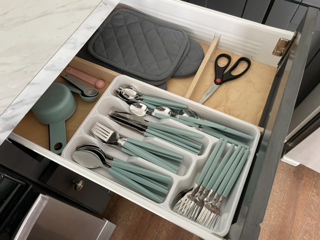 Custom drawer organizers for silverware tray | Ana White
