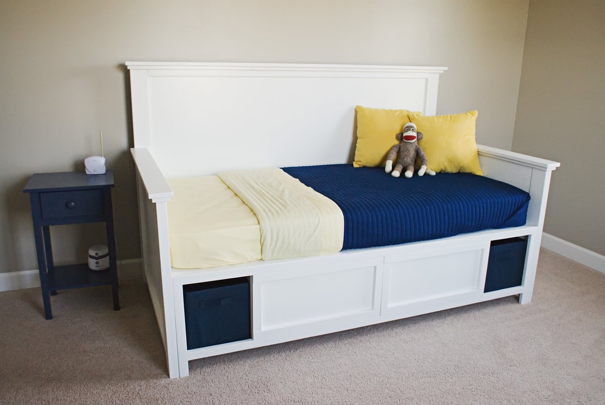 Browse our unique collection to find affordable full size double daybeds for sale at rooms to go furniture. hailey storage daybed with back and