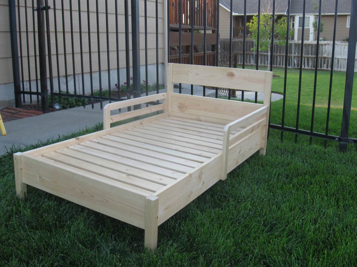 Traditional Toddler Bed with a few changes | Ana White