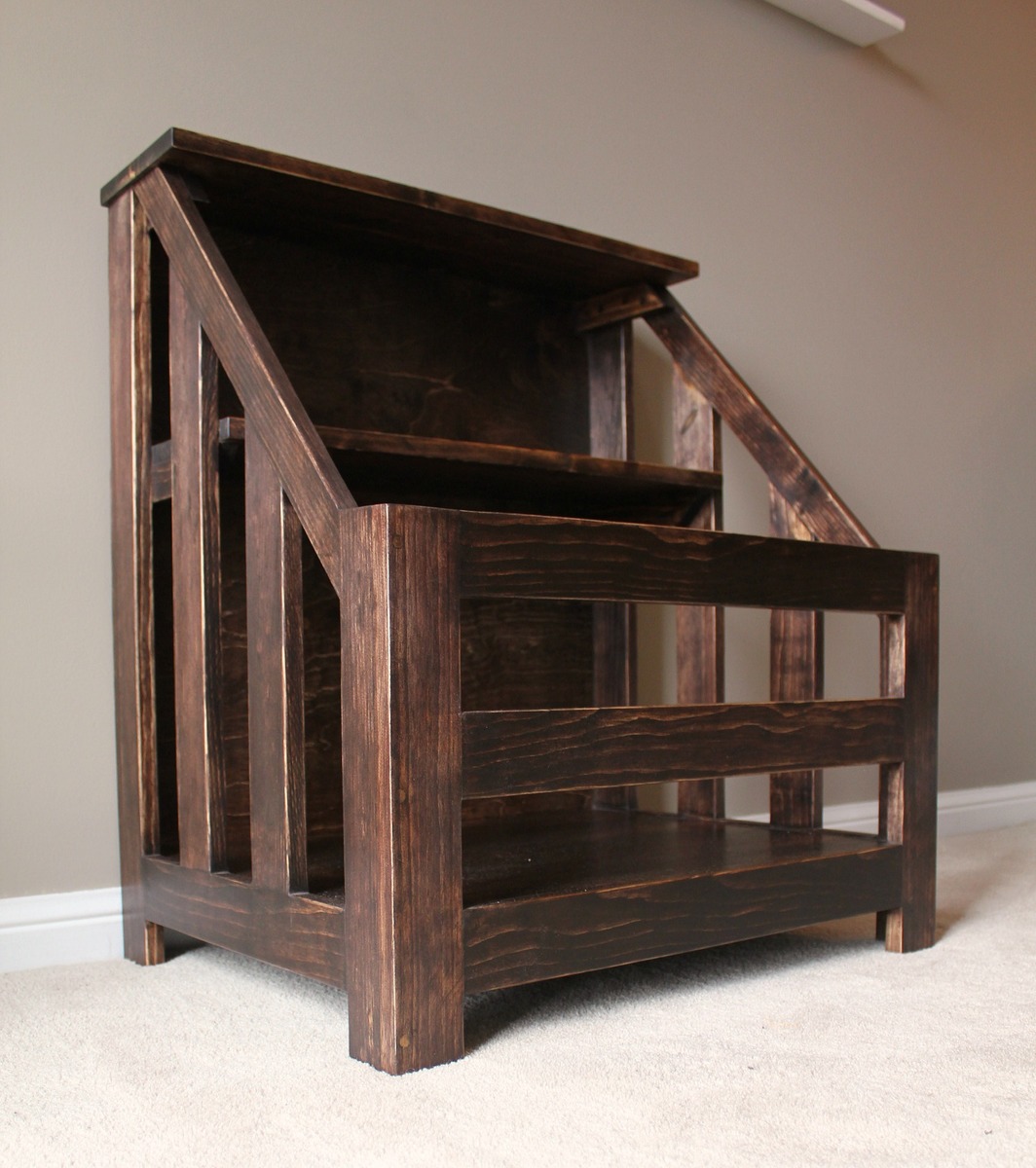 Bookcase clearance with toybox
