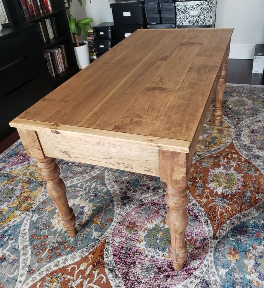 Desk with turned legs discount