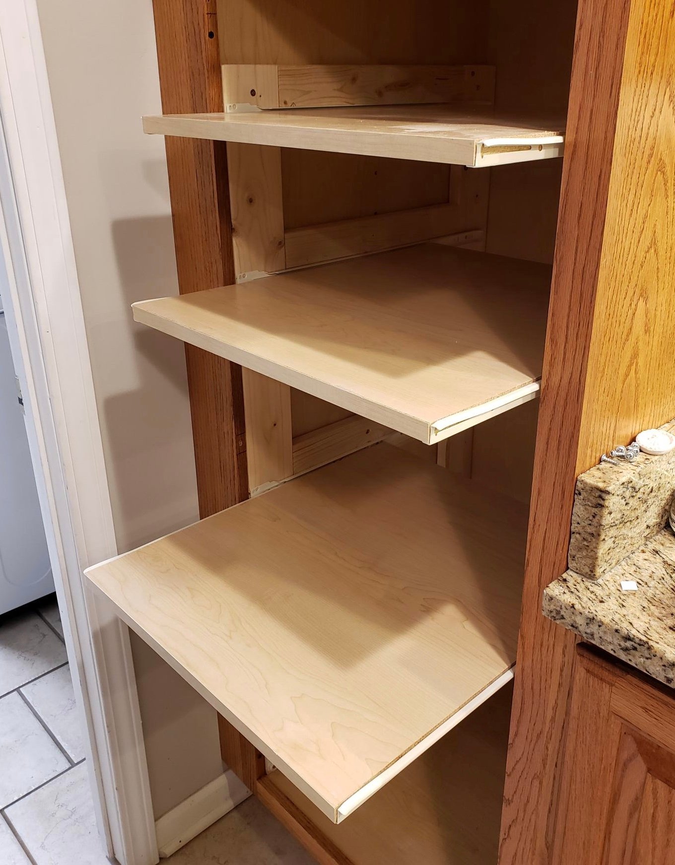 Kitchen Storage: Pull Out Pantry Shelves (DIY)