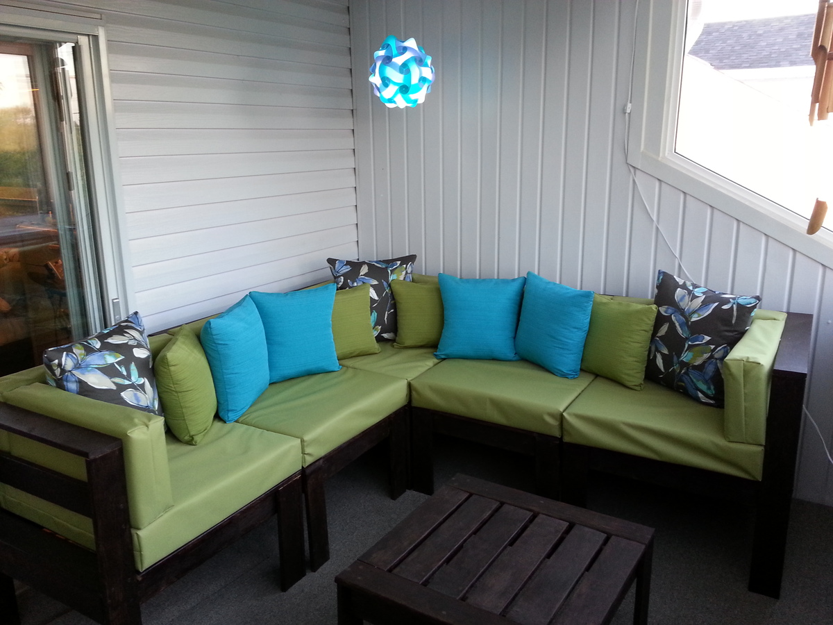 Outdoor sectional for the veranda | Ana White
