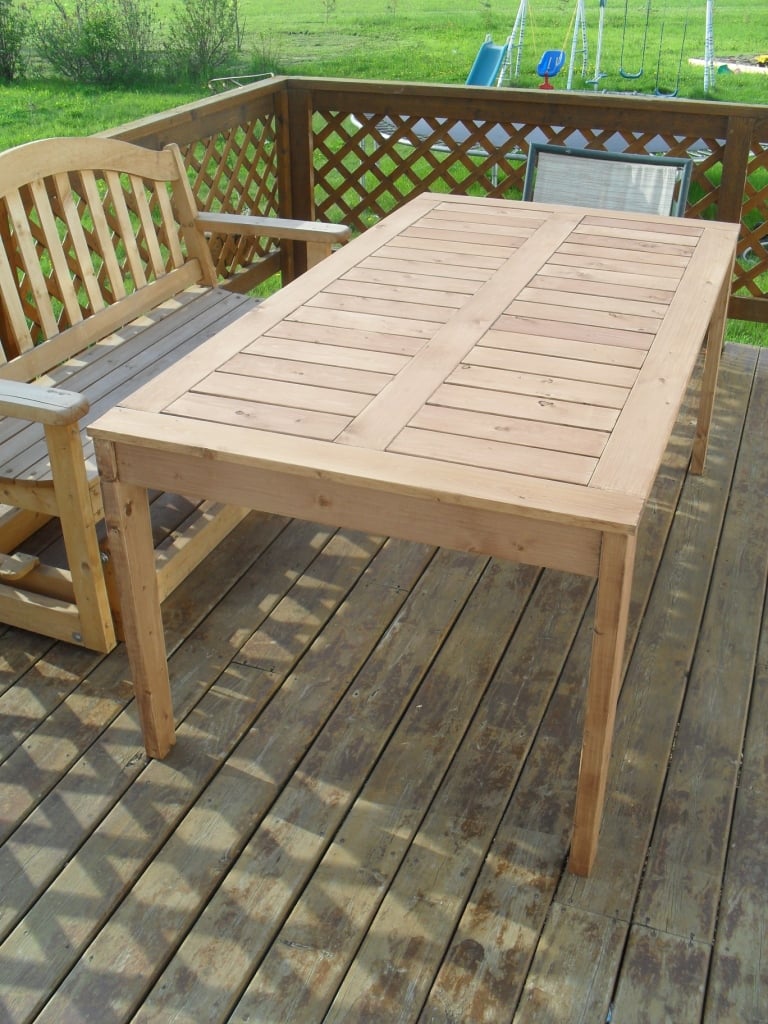 Ana White | Modified Simple Outdoor Dining Table - DIY Projects