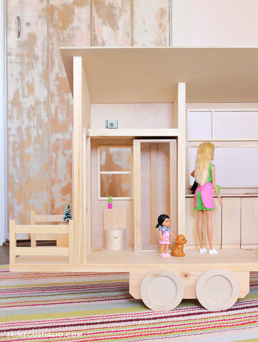 DIY Dollhouse - Jaime Costiglio