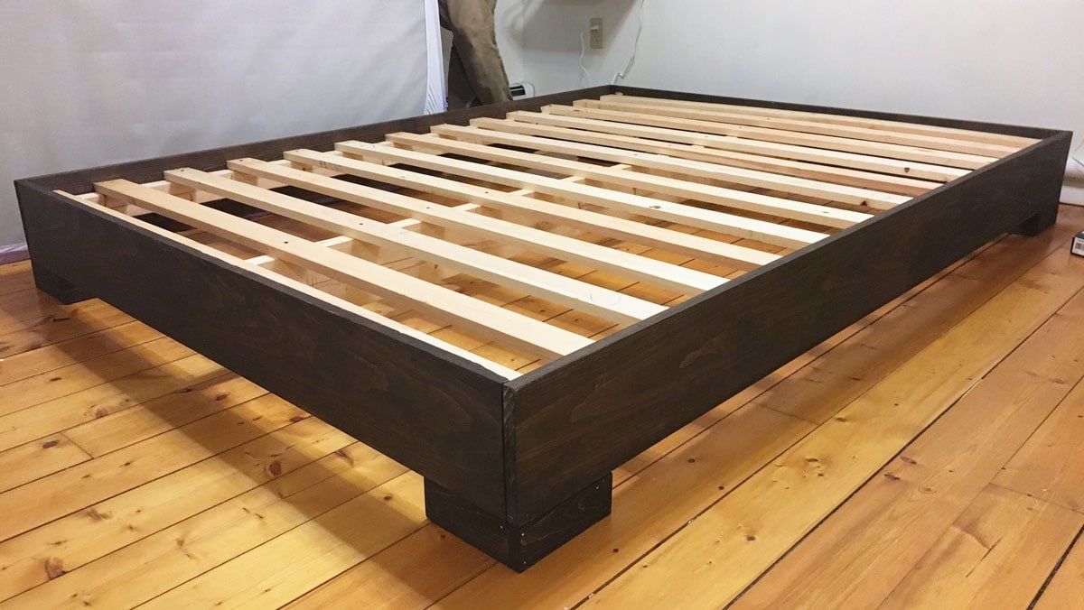 Modern Platform Bed Frame With Chunky, How To Fix Metal Bed Frame Legs