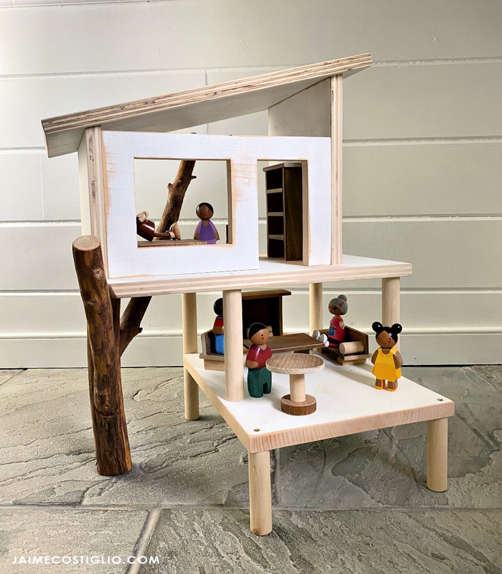 DIY Dollhouse and Miniature Furniture - Treehouse Threads