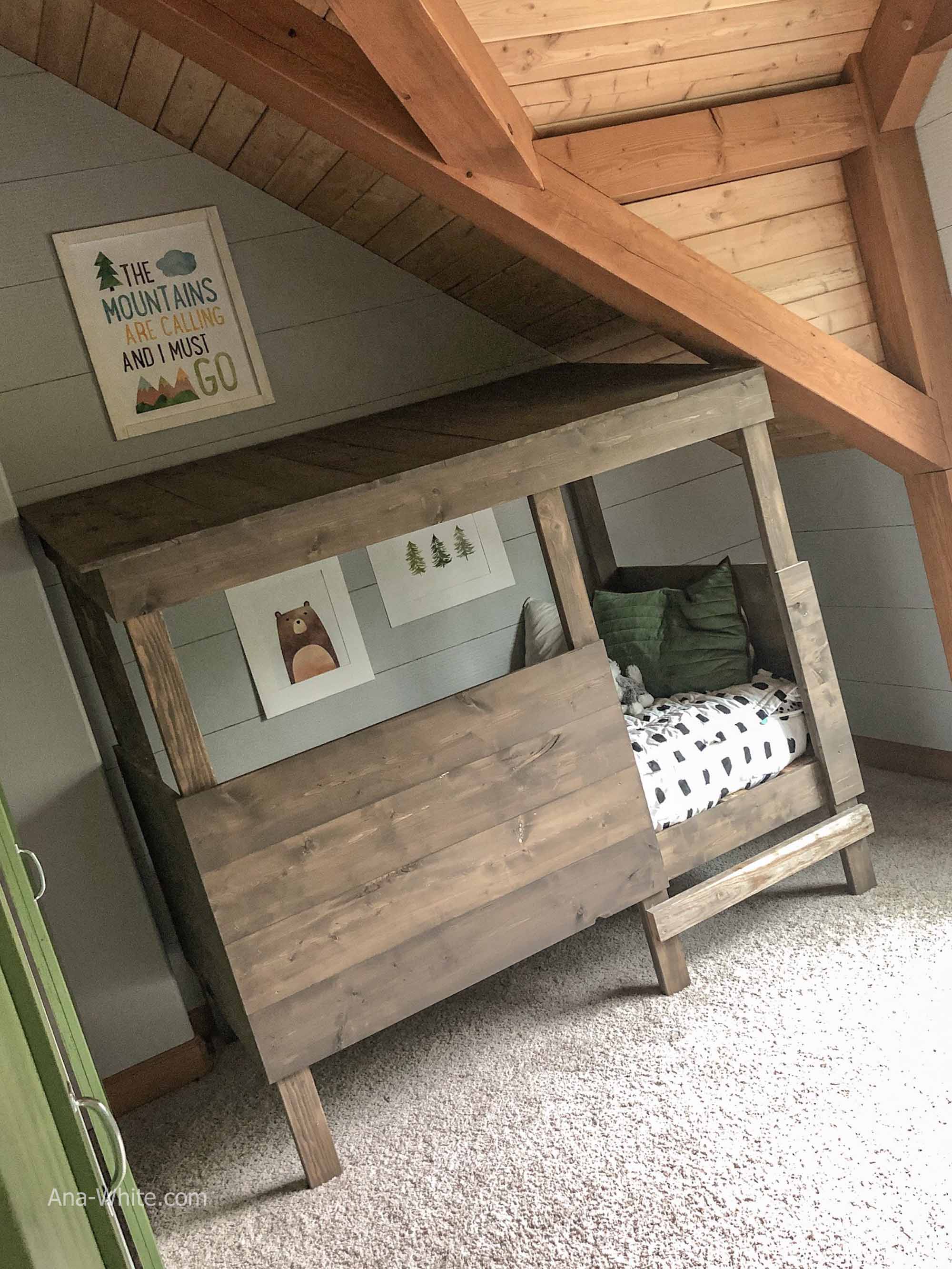 treehouse bed in woodland room