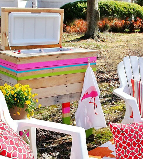 cooler stand made from pallet wood