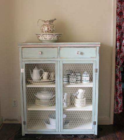 Little Projects… Lots of 'em  Shabby chic ikea, Cabinet liner, Home diy