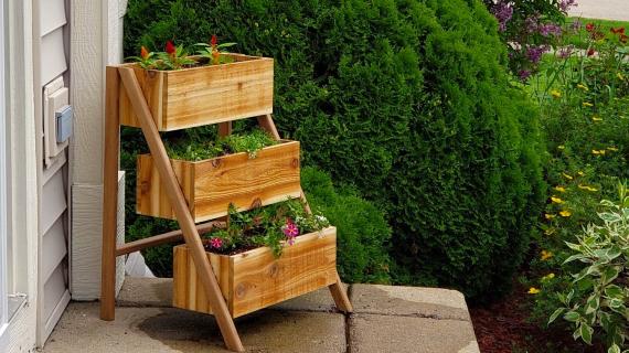 build a cedar fence picket tiered planter